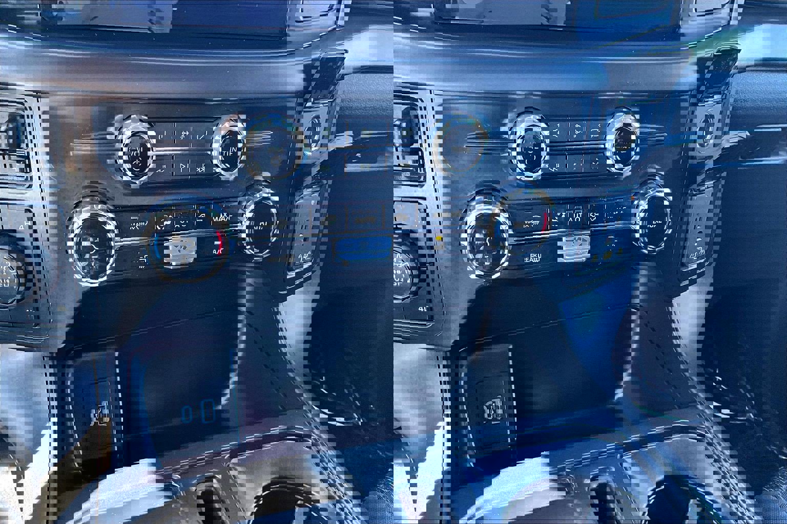 Certified 2024 Ford F150 XLT w/ Tow/Haul Package image 32