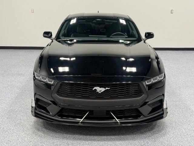 Certified 2024 Ford Mustang Coupe RWD image 4