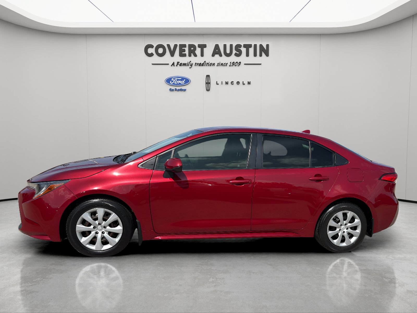 Used 2022 Toyota Corolla LE FWD image 2