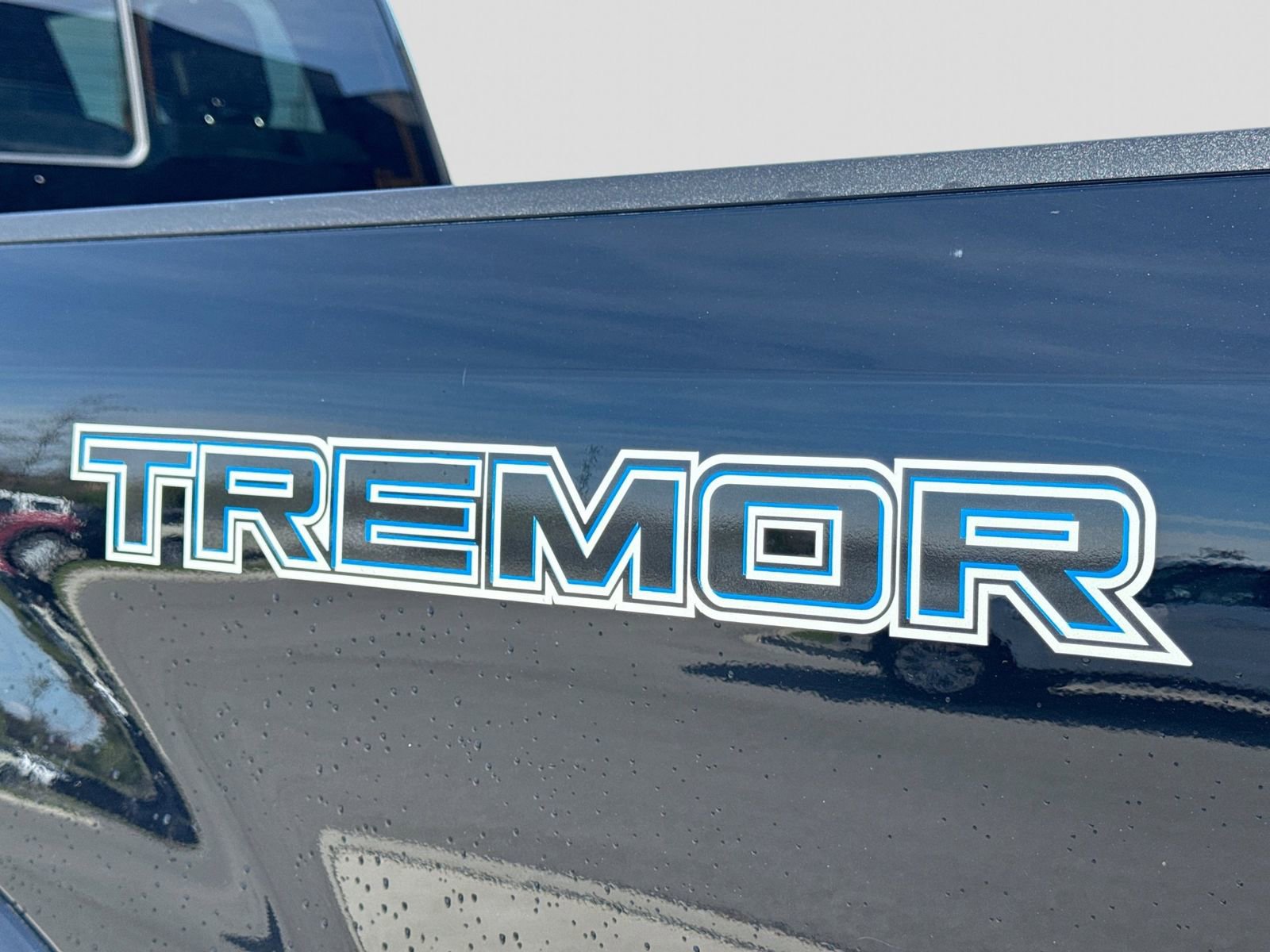Certified 2022 Ford F250 Lariat w/ Tremor Off-Road Package AWD/4WD image 45