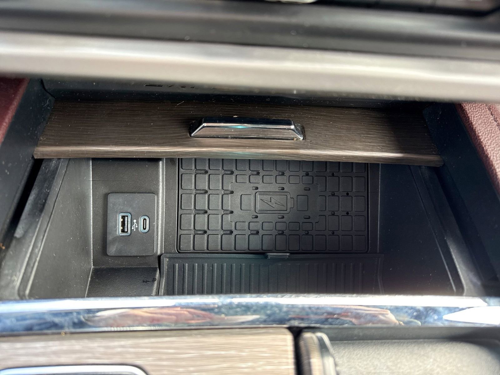 Certified 2022 Ford Expedition Limited image 32