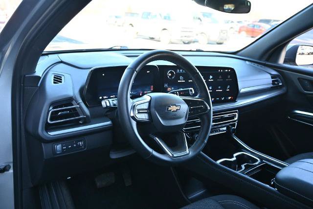 Used 2024 Chevrolet Traverse LS AWD/4WD image 19