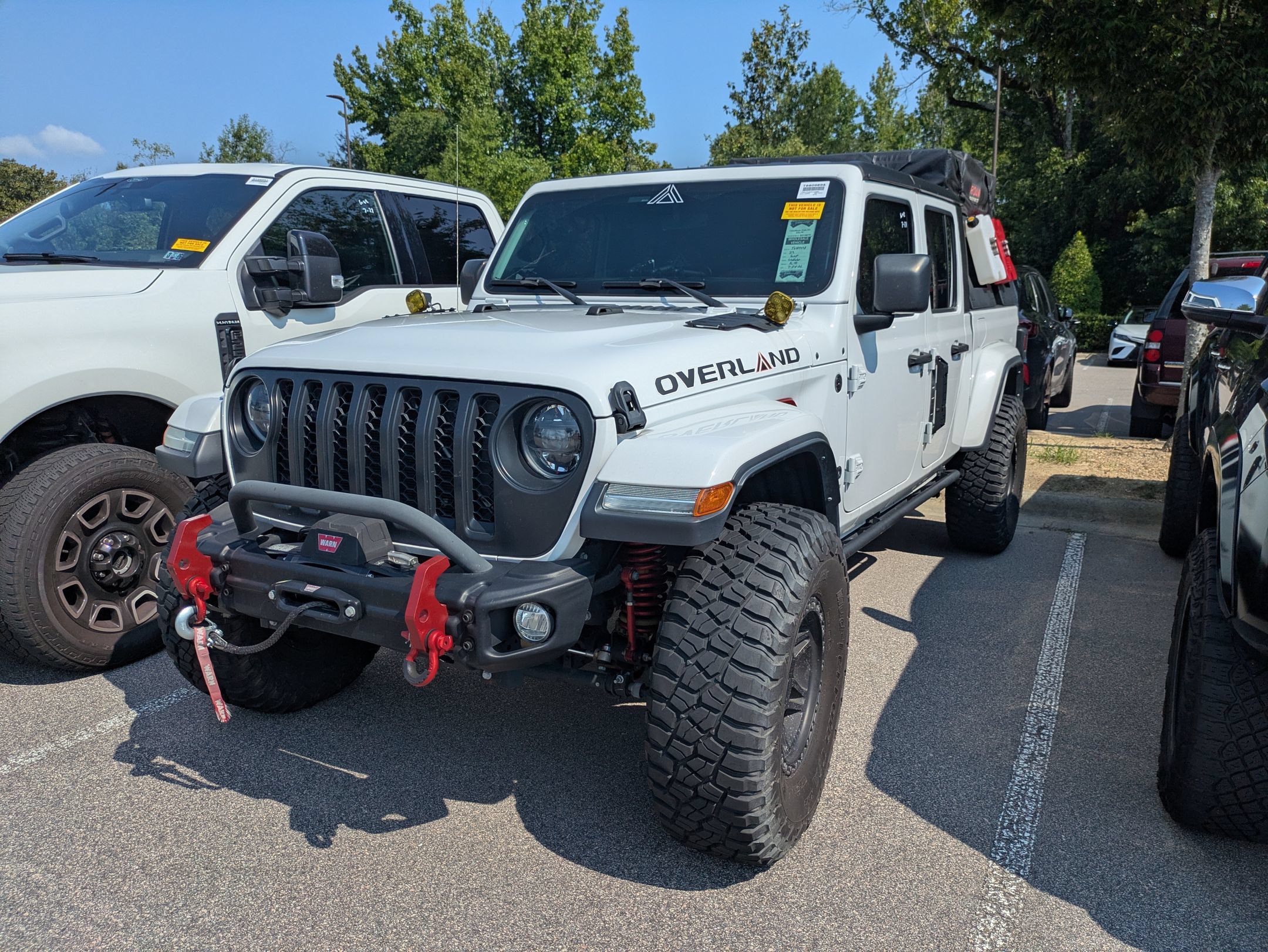 Used 2023 Jeep Gladiator Sport AWD/4WD image 3