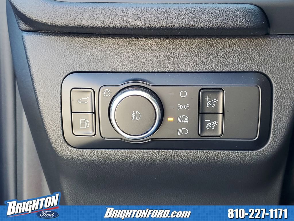 Certified 2025 Ford Escape SE FWD image 16