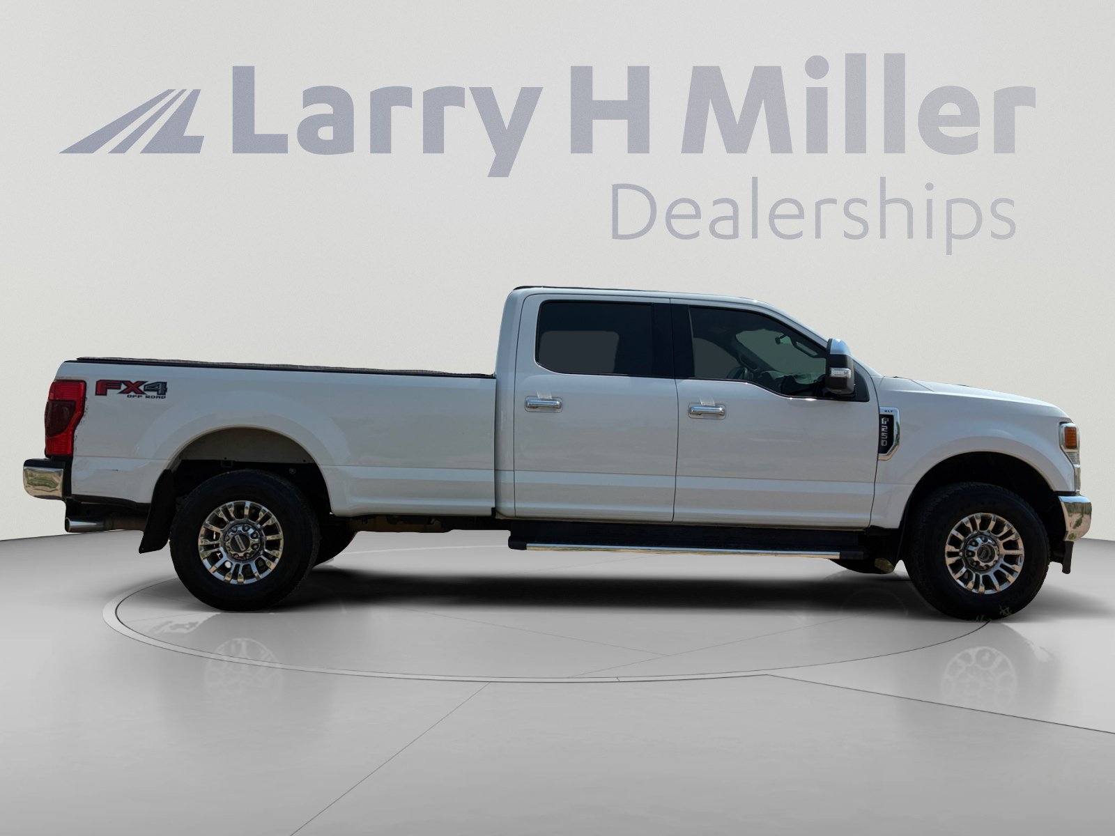 Certified 2020 Ford F250 XLT w/ XLT Premium Package AWD/4WD image 6