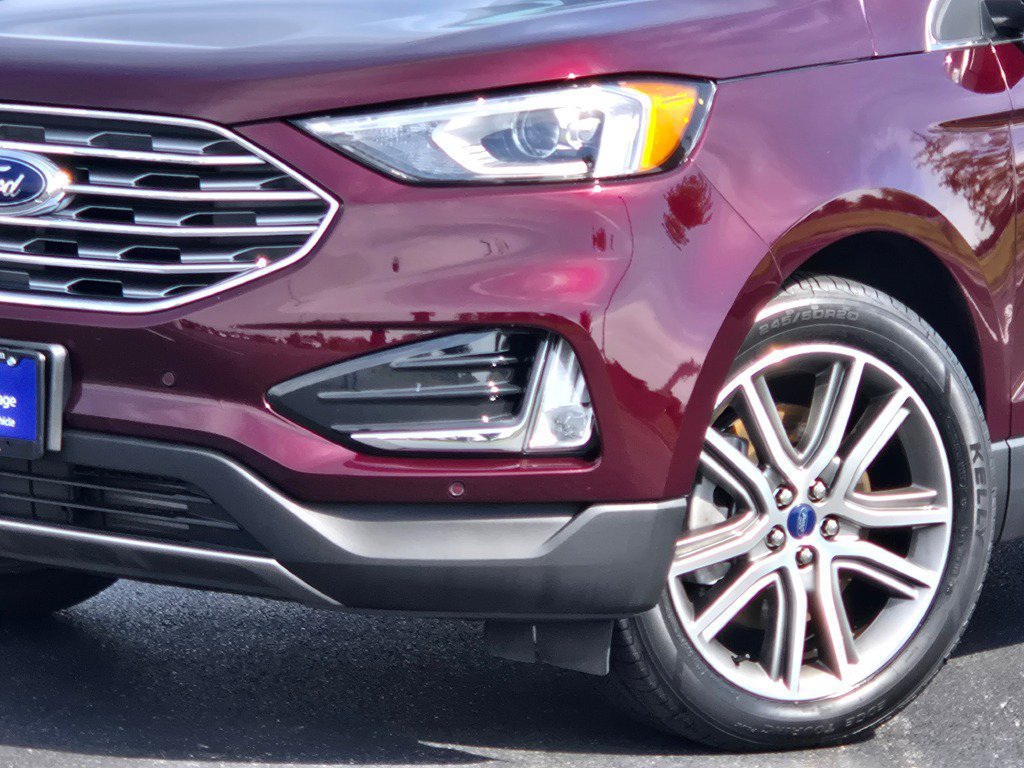 Certified 2022 Ford Edge Titanium AWD/4WD image 2