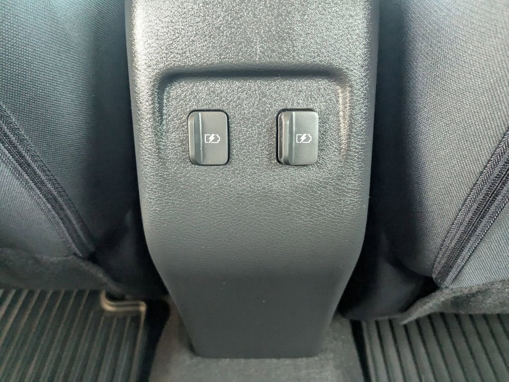 Used 2023 Nissan Kicks SR w/ Interior Electronics Package image 16