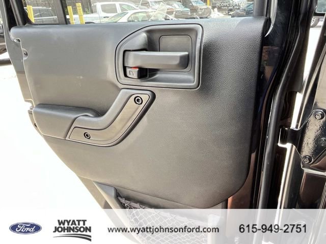 Used 2017 Jeep Wrangler Unlimited Sahara AWD/4WD image 17