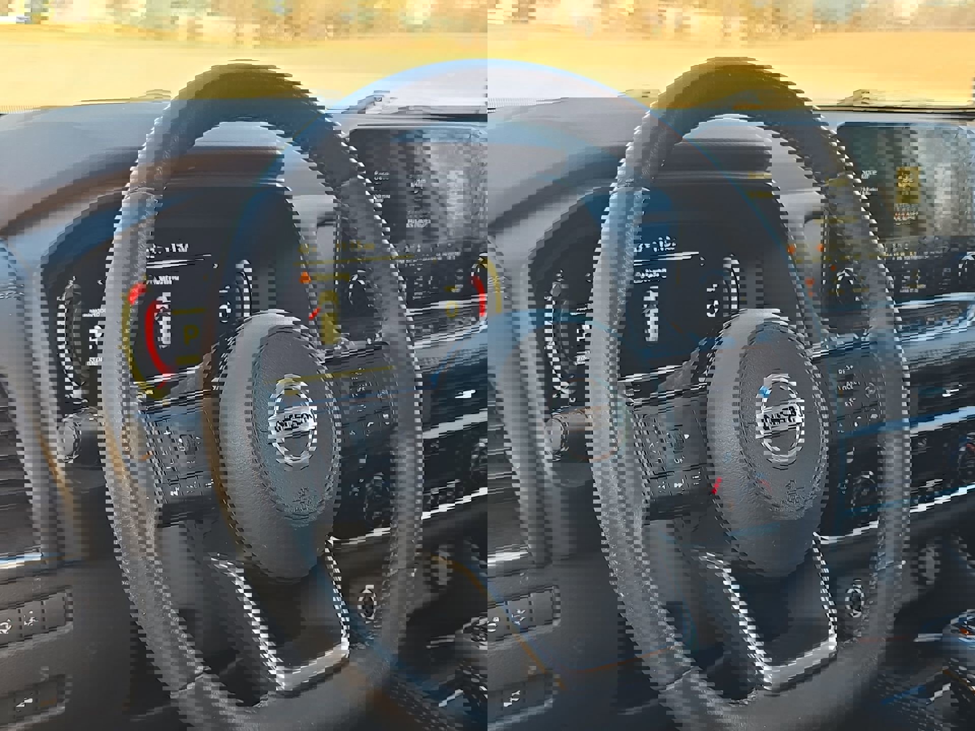 Used 2021 Nissan Rogue Platinum image 14