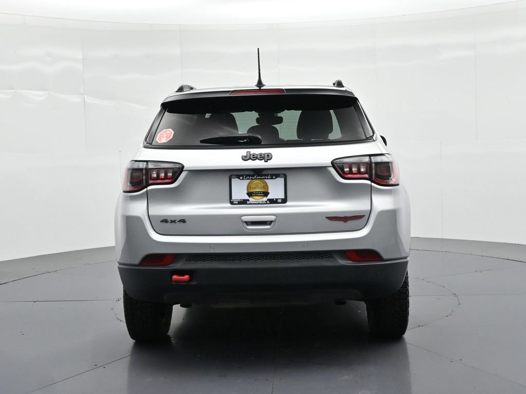 Used 2025 Jeep Compass Trailhawk AWD/4WD image 6