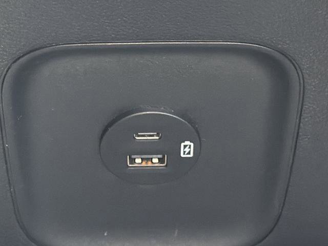 Certified 2022 Ford Escape SEL w/ SEL Stealth AWD Package image 19