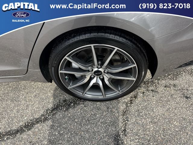 Used 2025 Genesis G70 2.5T image 13