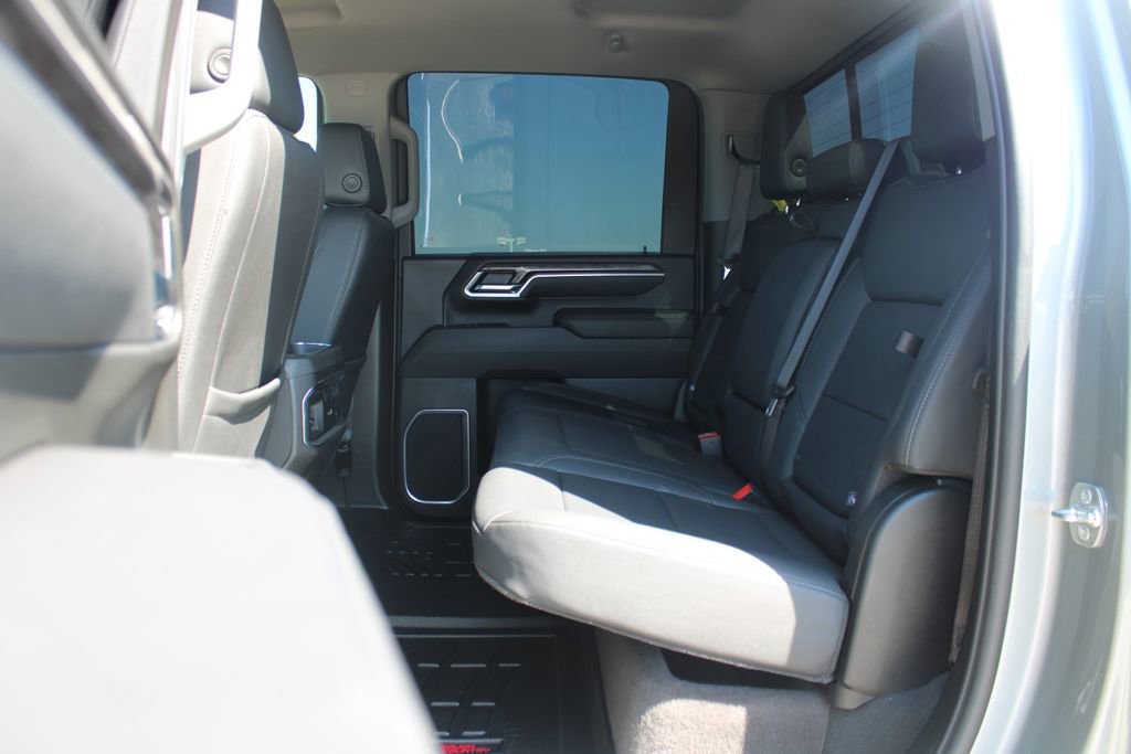 Used 2025 Chevrolet Silverado 2500 LTZ w/ LTZ Convenience Package image 11