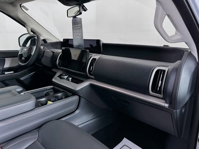 Certified 2025 Ford Expedition Max Active image 37