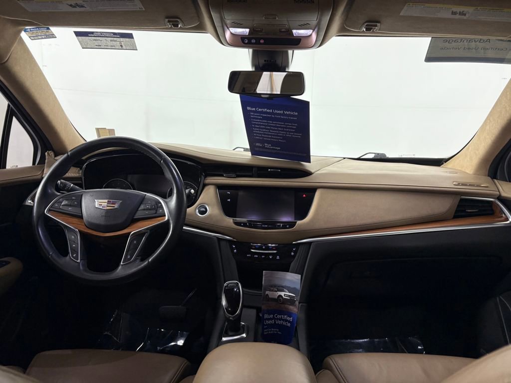 Used 2017 Cadillac XT5 Platinum w/ Driver Assist Package image 28