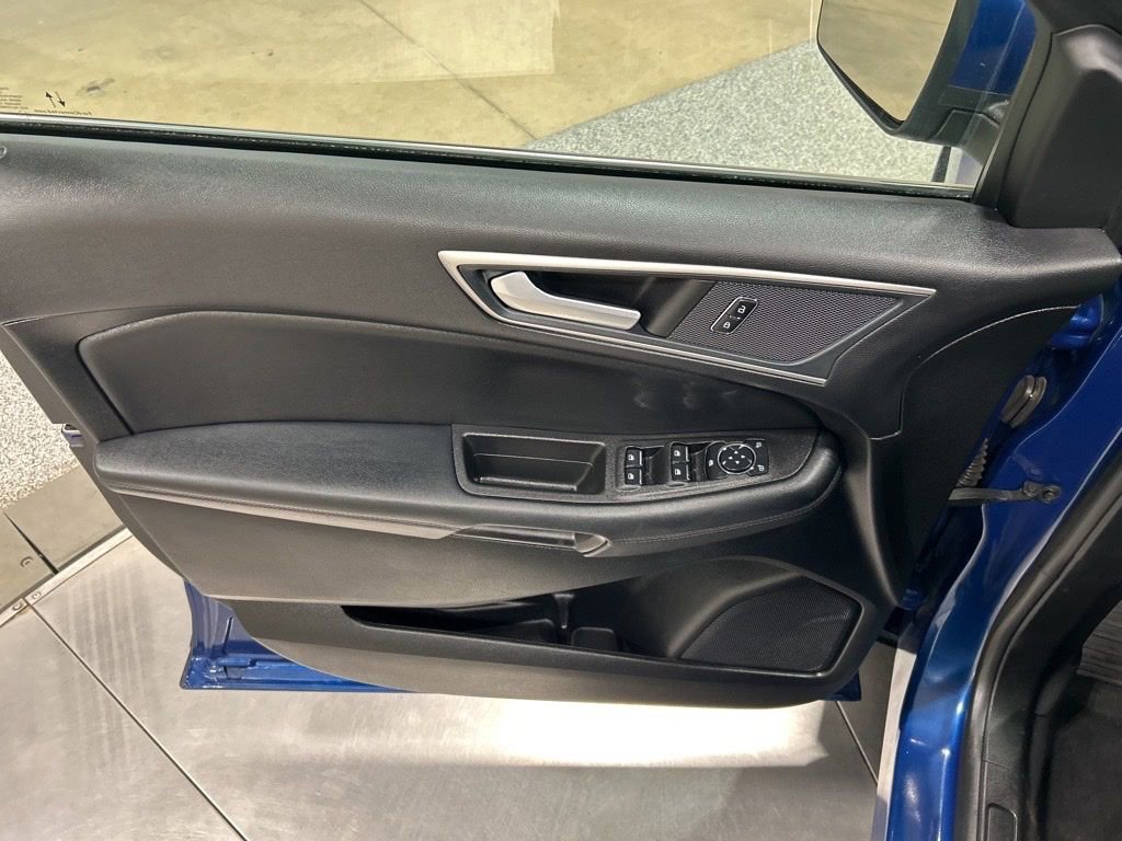 Certified 2024 Ford Edge SEL w/ Convenience Package AWD/4WD image 18