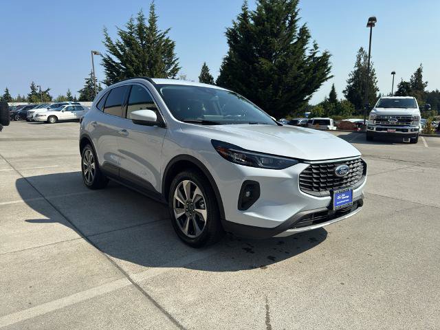 Certified 2025 Ford Escape Platinum AWD/4WD image 32