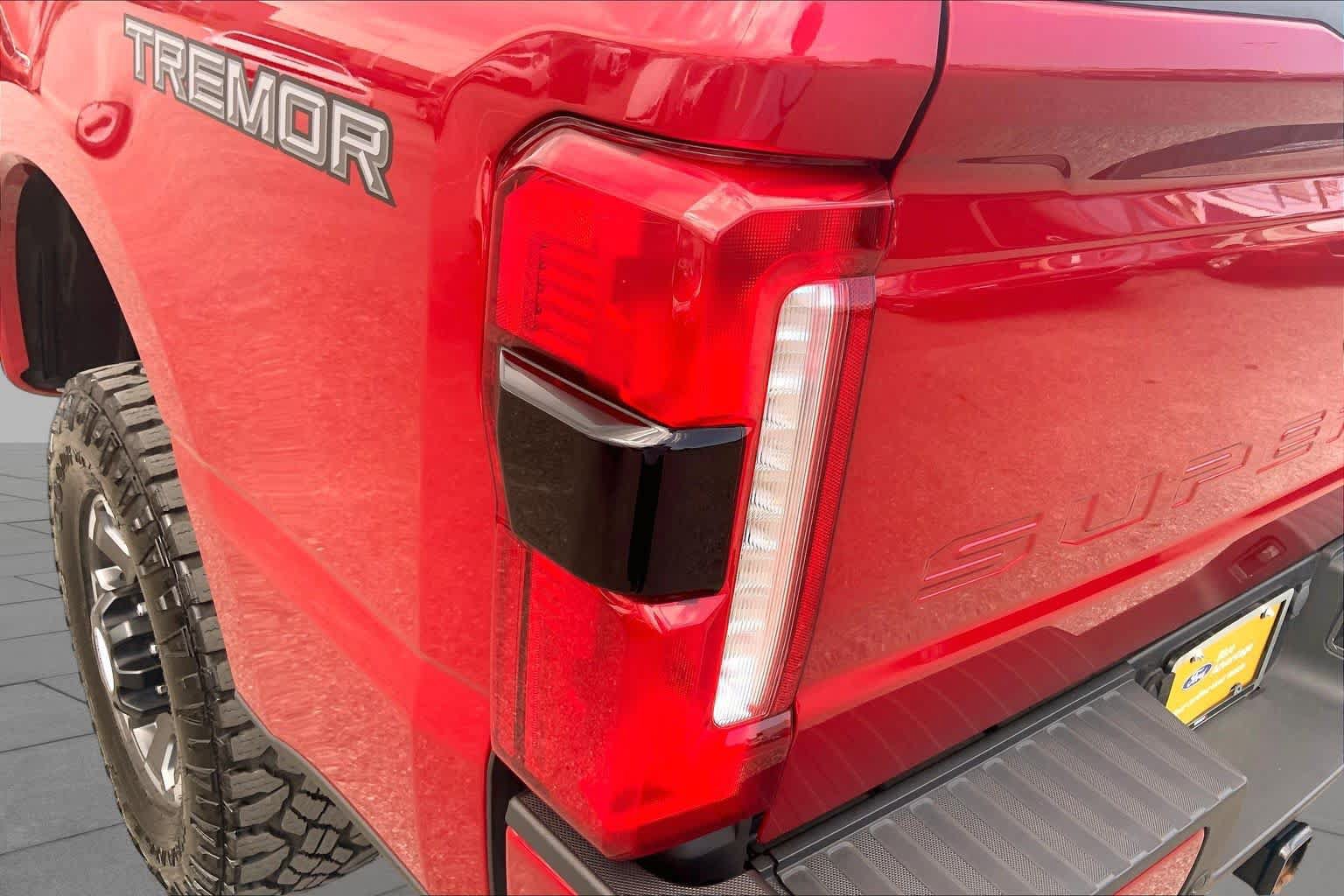 Certified 2024 Ford F250 Lariat w/ Tremor Off-Road Package AWD/4WD image 29
