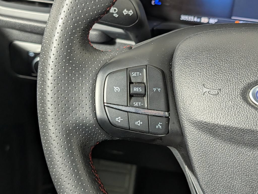 Certified 2025 Ford Escape ST-Line FWD image 17