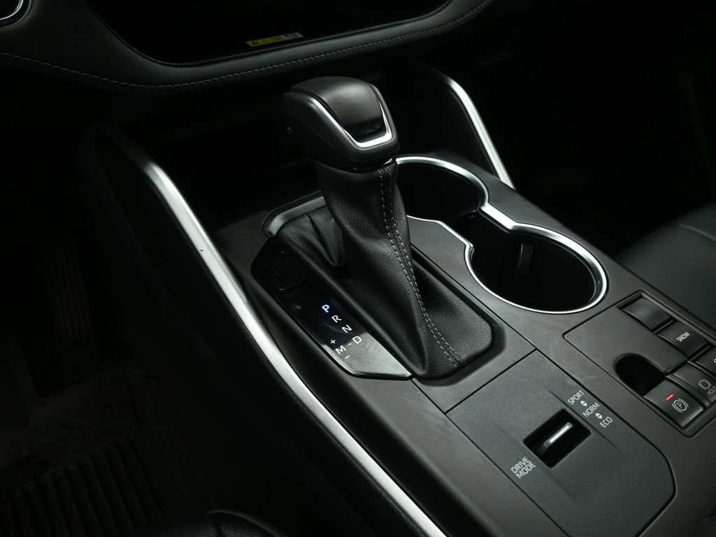 Used 2023 Toyota Highlander XLE image 17