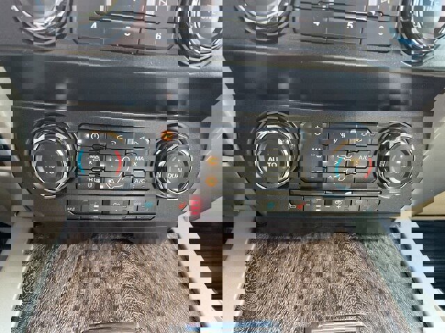 Certified 2019 Ford F250 Lariat w/ Lariat Value Package image 24