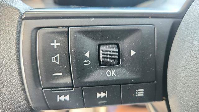 Used 2025 Nissan Kicks SV image 22