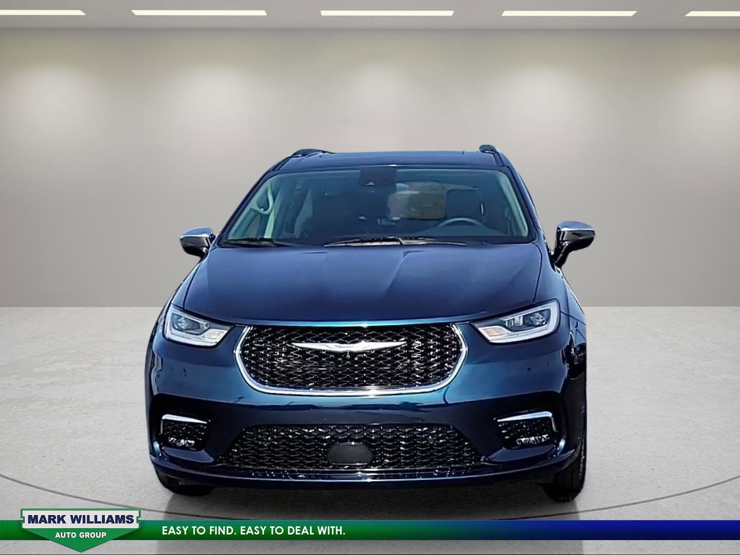 Used 2023 Chrysler Pacifica Limited image 8