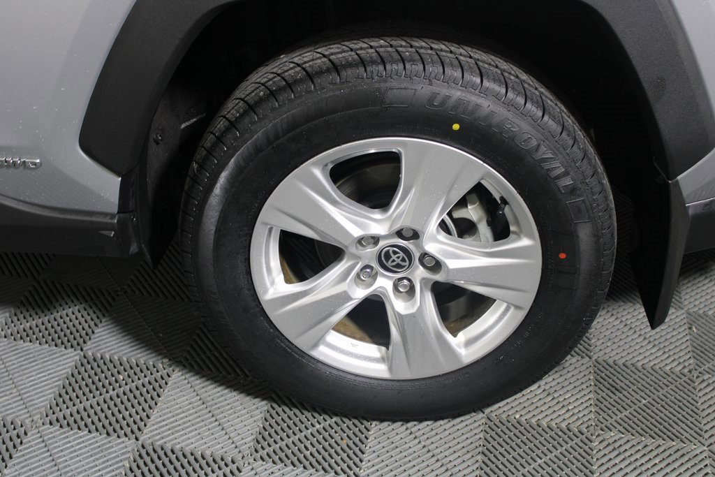 Used 2021 Toyota RAV4 XLE image 23