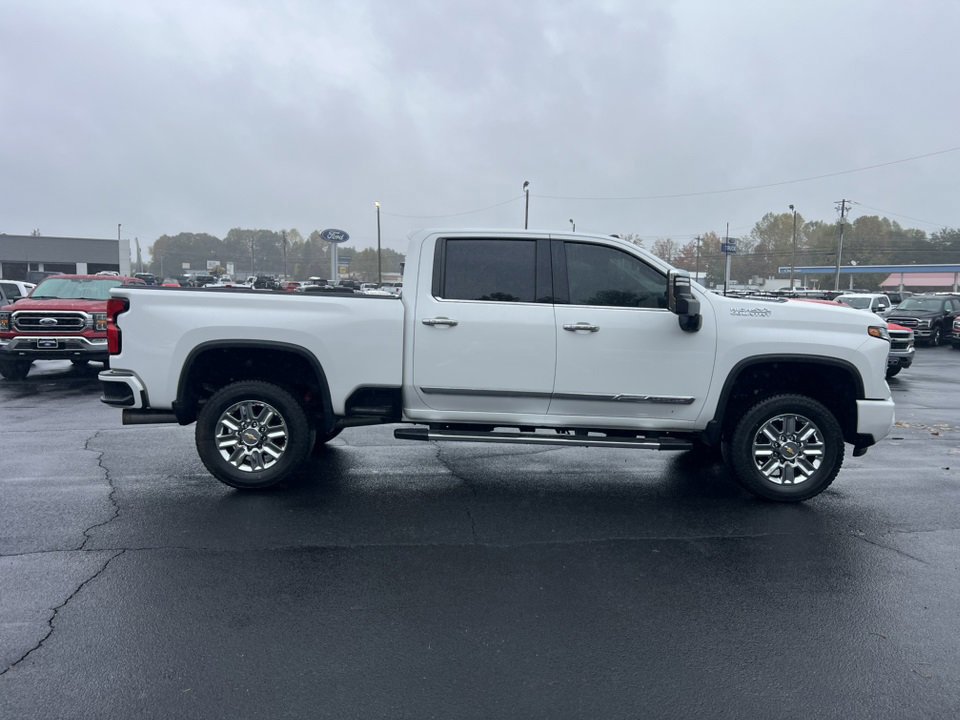 Used 2024 Chevrolet Silverado 3500 High Country w/ High Country Premium Package image 2