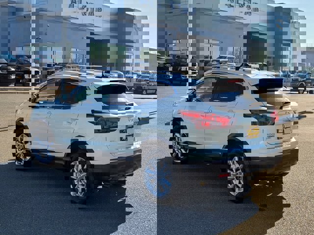 Used 2019 Nissan Rogue Sport SV w/ Technology Package image 3