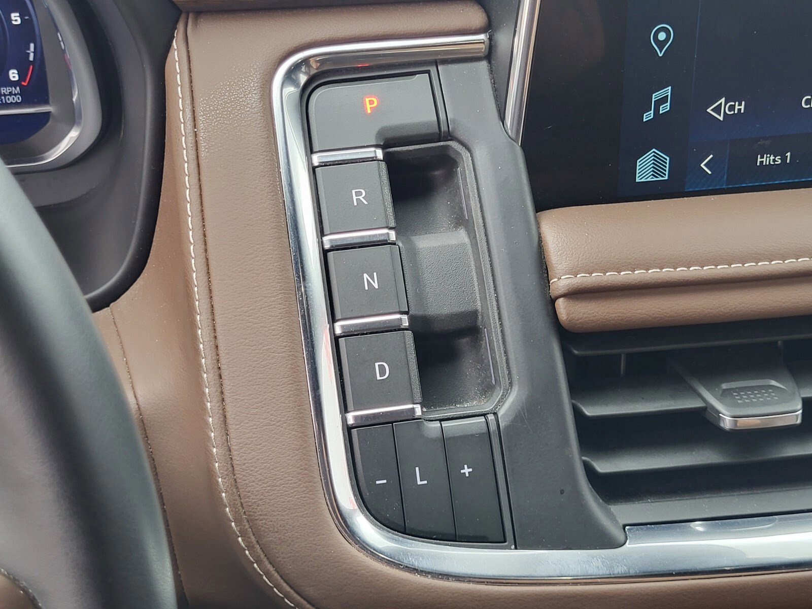 Used 2023 Chevrolet Tahoe High Country w/ Premium Package image 26