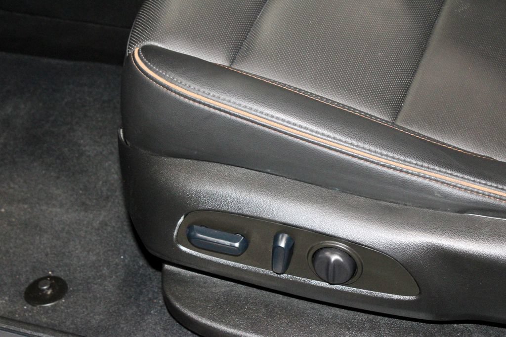 Used 2023 GMC Acadia AT4 w/ Technology Package AWD/4WD image 25