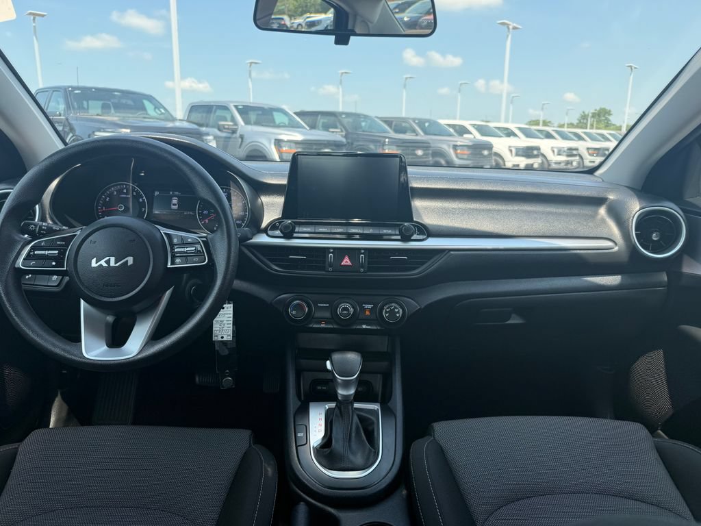 Used 2024 Kia Forte LXS w/ LXS Technology Package FWD image 15