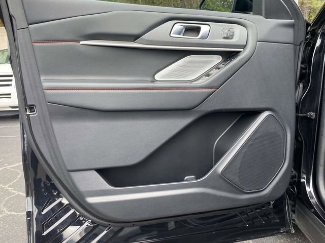 Certified 2025 Ford Explorer ST image 19