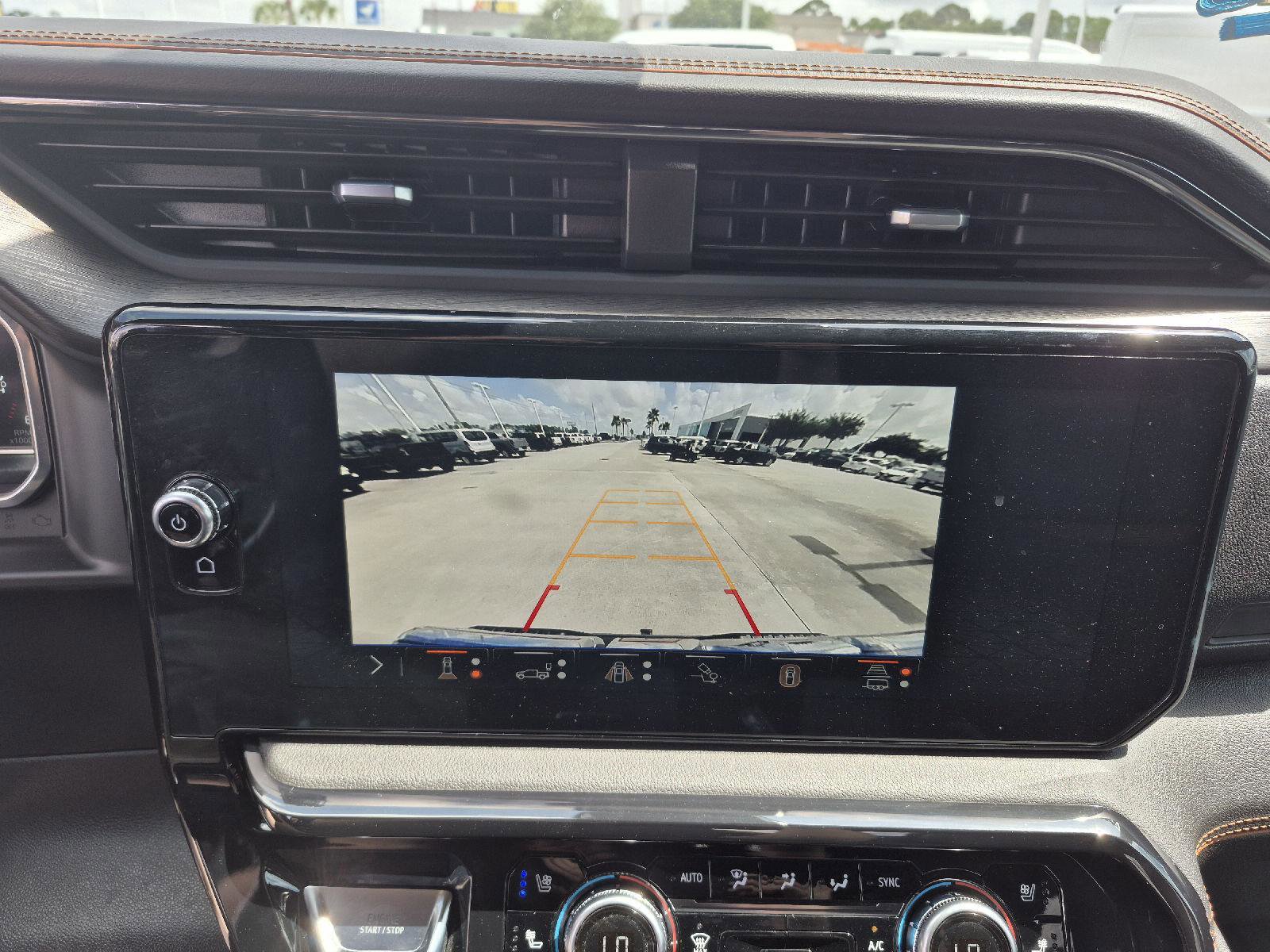 Used 2024 GMC Sierra 1500 AT4 w/ Technology Package AWD/4WD image 11