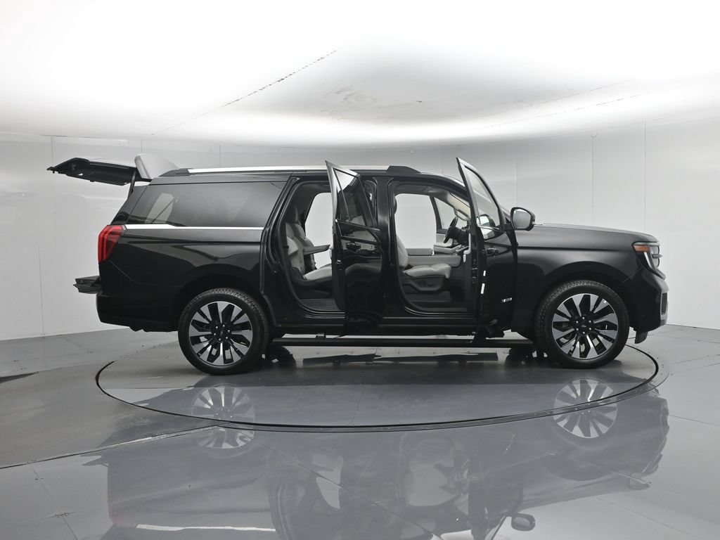 Certified 2025 Ford Expedition Max Platinum w/ Driver's Package AWD/4WD image 5