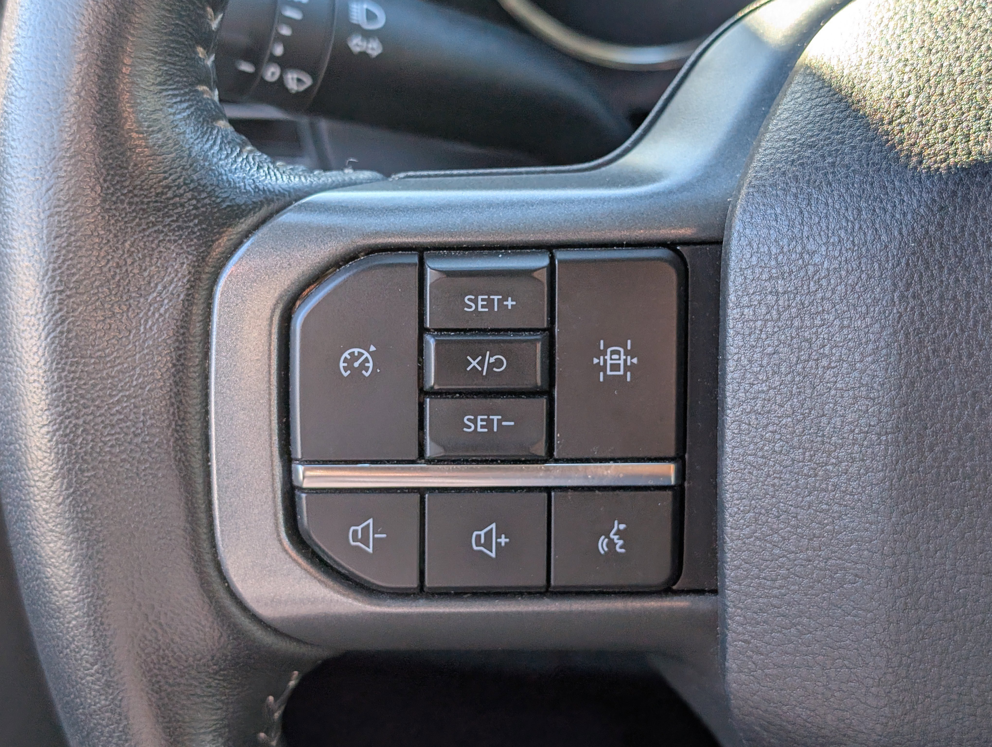 Certified 2022 Ford F150 XLT w/ Equipment Group 302A High image 22