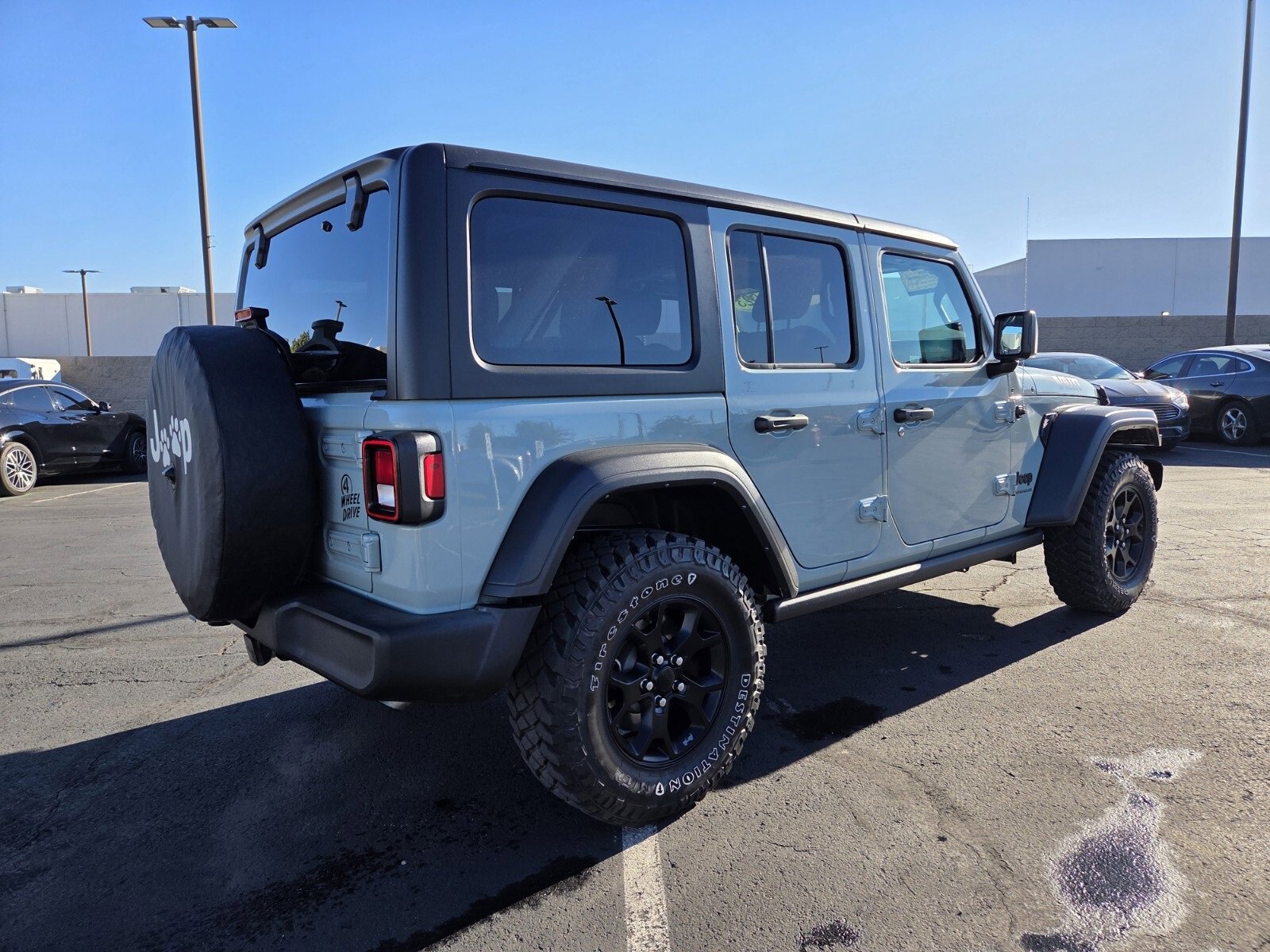 Used 2023 Jeep Wrangler Willys image 6