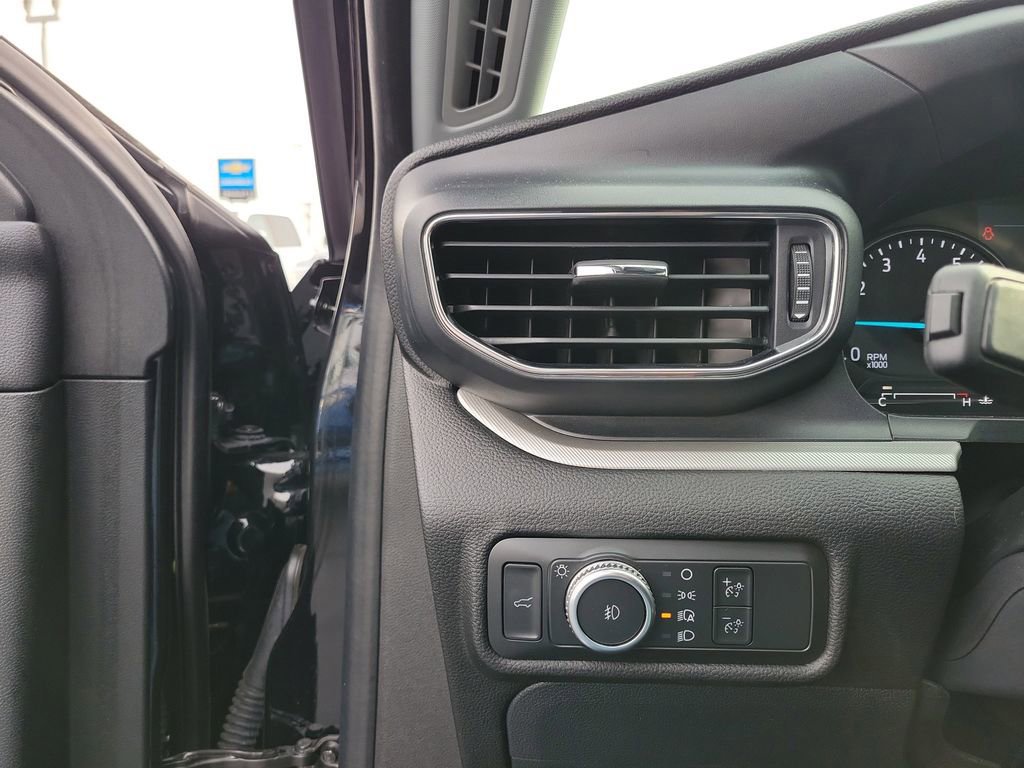 Certified 2022 Ford Explorer XLT w/ Equipment Group 202A image 21