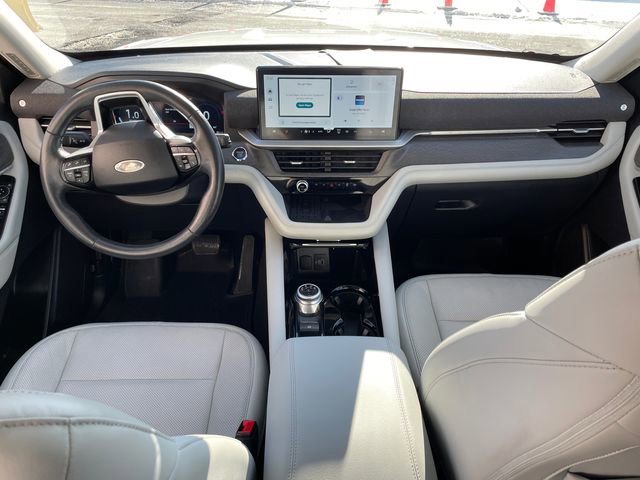 Certified 2025 Ford Explorer Platinum w/ Ultimate Package image 21