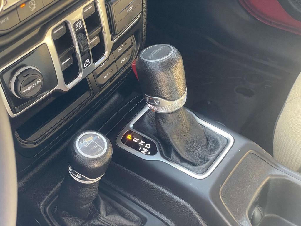 Used 2023 Jeep Gladiator Willys image 16