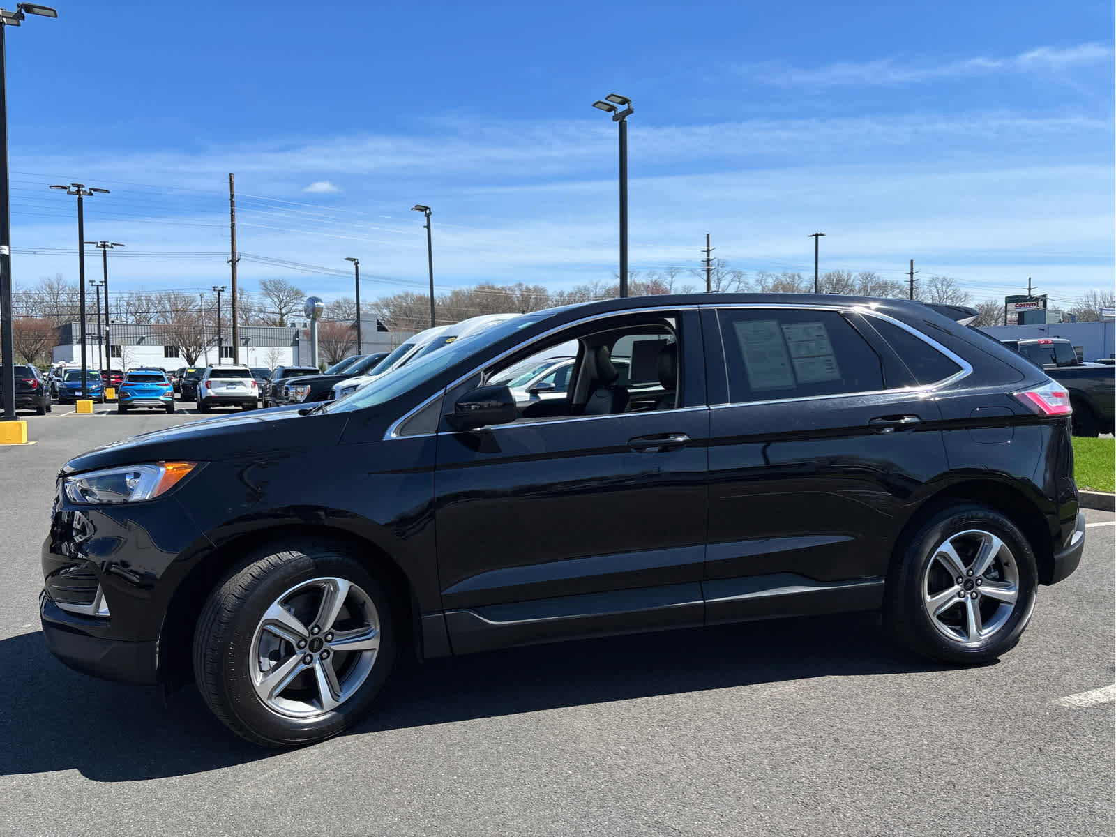 Certified 2023 Ford Edge SEL w/ Convenience Package image 2