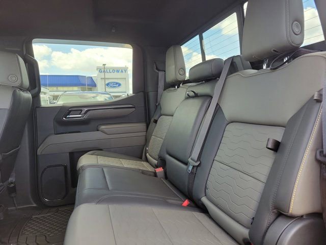 Used 2023 Chevrolet Silverado 1500 ZR2 w/ Technology Package image 17