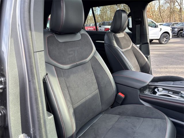 Certified 2025 Ford Explorer ST image 25
