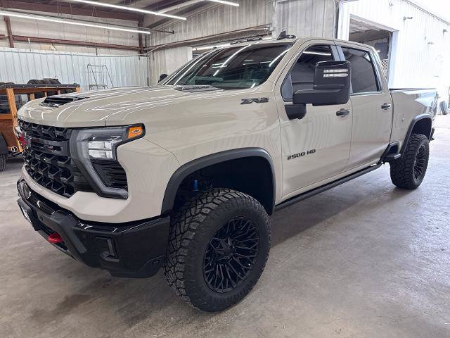 Used 2026 Chevrolet Silverado 2500 ZR2 w/ LPO, Dark Essentials Package AWD/4WD image 4