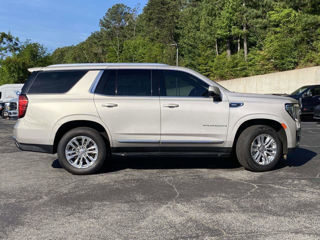 Used 2021 GMC Yukon SLT w/ SLT Luxury Package RWD image 2