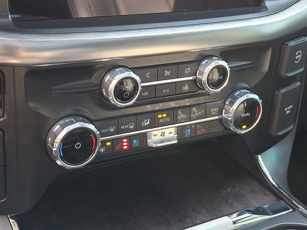 Certified 2022 Ford F150 Lariat w/ Equipment Group 502A High image 17