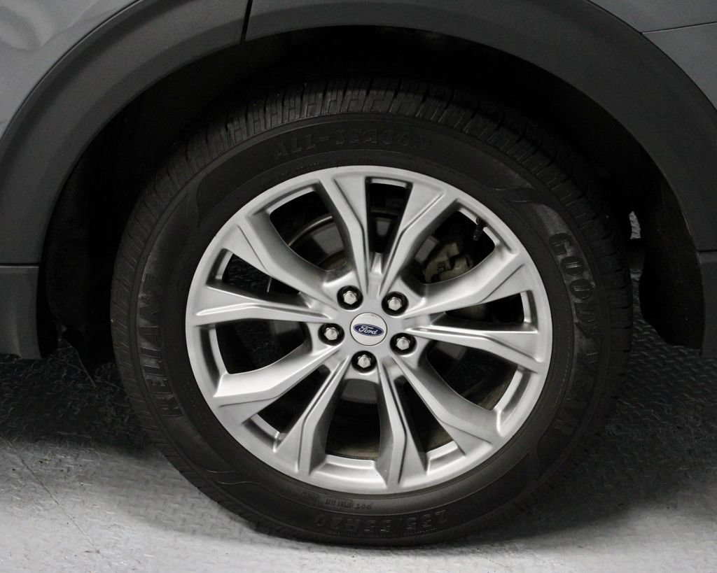 Certified 2023 Ford Explorer Limited w/ Limited Technology Package AWD/4WD image 18