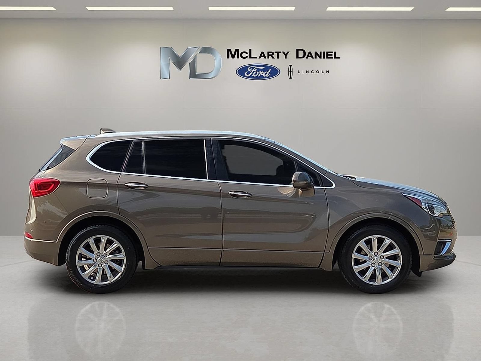 Used 2019 Buick Envision Essence FWD image 6