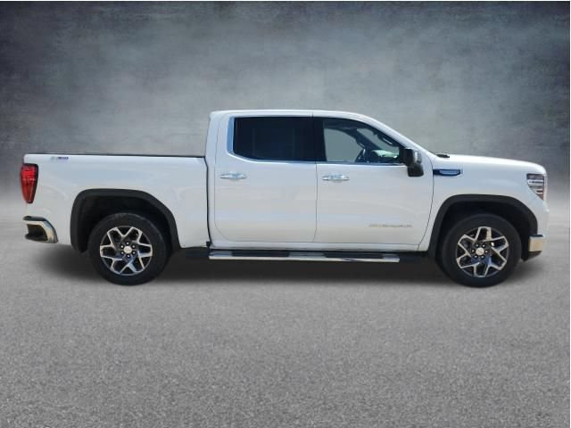 Used 2024 GMC Sierra 1500 SLT AWD/4WD image 10